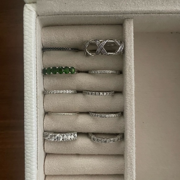 A LA CARTE TURQUOISE & ESTATE JEWELRY RING SALE - Picture 6 of 9